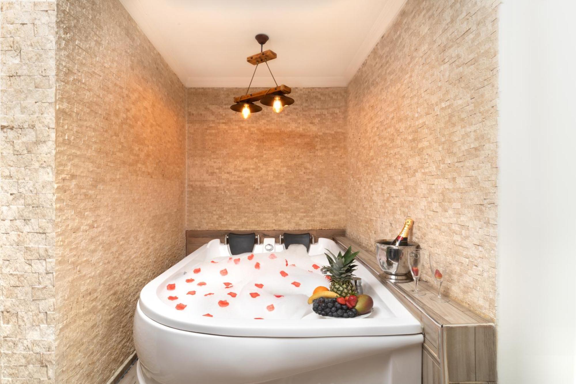 Istanbul Hotel & Suites ภายนอก รูปภาพ